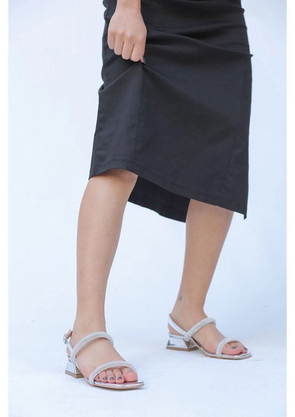 Küt Burunlu Taşlı Çift Kalın Bantlı Kısa Topuklu Ayna Kumaş Kadın Abiye Ayakkabı Gumüş fırsatları