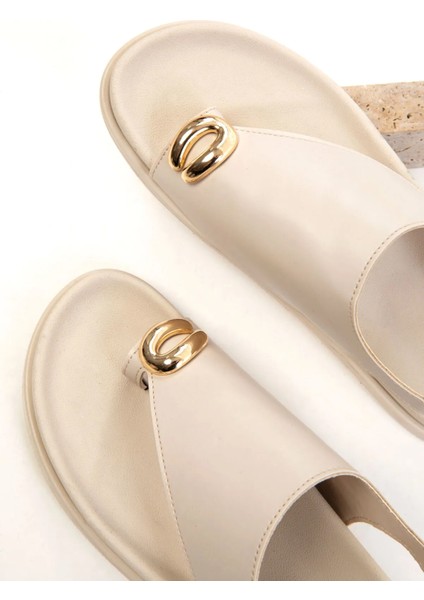 Kalyos Baş Parmak Düğme Detaylı Kadın Sandalet Bej modelleri