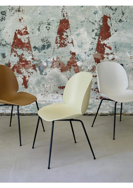 Beetle Plastik Sandalye - Bej, Mat Siyah Ayaklı fiyatları