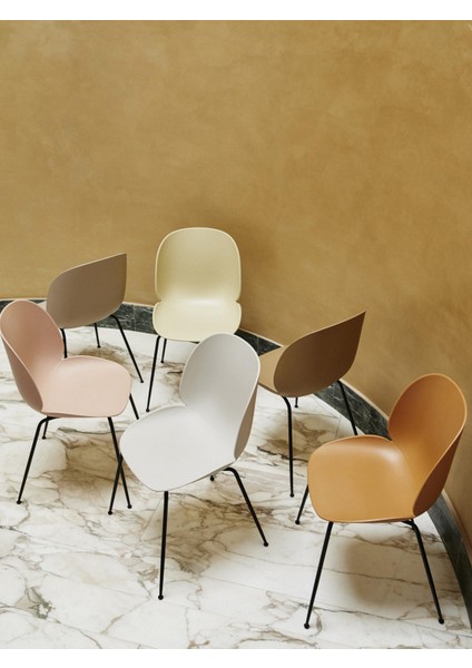 Beetle Plastik Sandalye - Bej, Mat Siyah Ayaklı modelleri