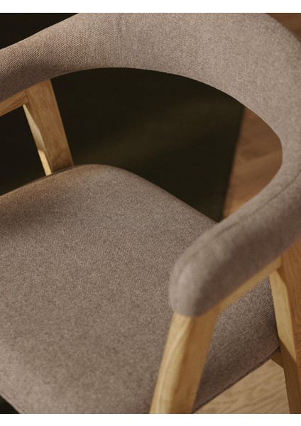 Nik Kollu Sandalye - 35.000 Martindale Kumaş, Yağlı Meşe Gövde, Ergonomik Tasarım