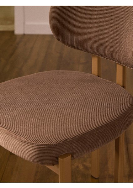 Adrıen Bouclé Kumaşlı Modern Yemek Sandalyesi – Beyaz, Üç Ayaklı Tasarım