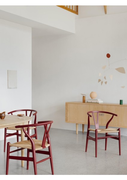 Hans J. Wegner CH24 Wishbone Sandalye: El Örgüsü Oturma Alanlı Ahşap Sandalye modelleri