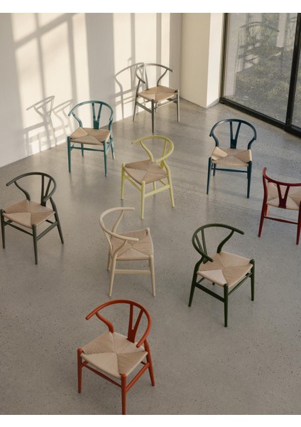Hans J. Wegner CH24 Wishbone Sandalye: El Örgüsü Oturma Alanlı Ahşap Sandalye