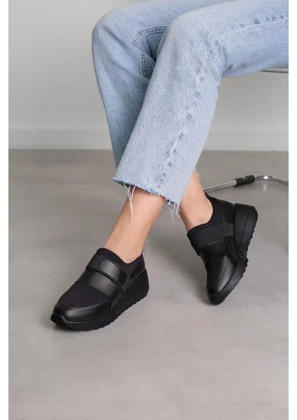 Poli Hafif Taban Günlük Kadın Ayakkabı Siyah fırsatları