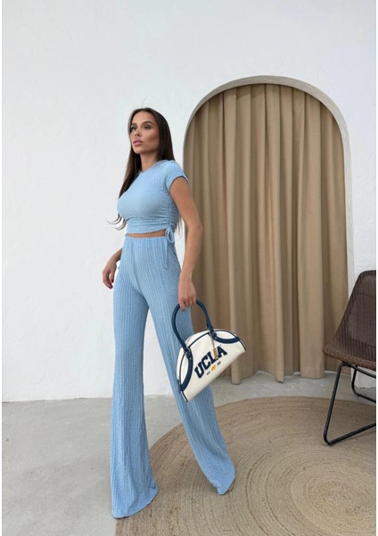 Yanları Büzgü Detaylı Bluz ve Pantolonlu Gofre Kumaş Takım