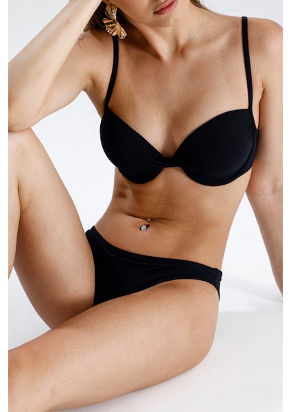 Dekolteli Süngerli Bikini Üstü indirimleri