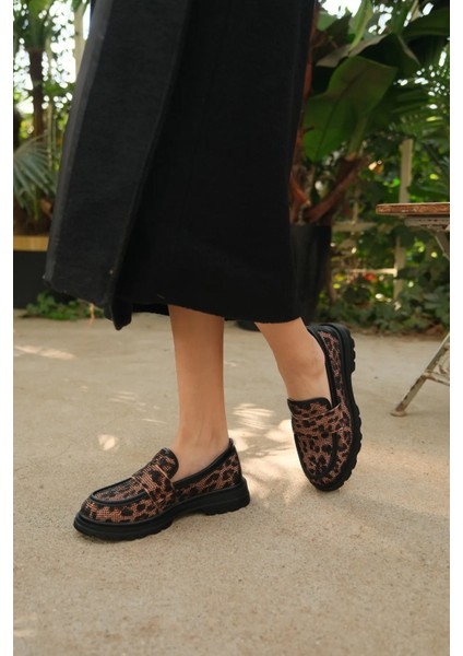 Poli Hafif Taban Damla Taş Detaylı Günlük Kadın Ayakkabı Leopar modelleri