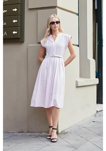 Kadın Ipeksi Modal Kumaş Hakim Yakalı Düşük Omuzlu Önden Fermuarlı Pilikaşeli Elbise(Deri Kemer Dahil)-Pembe