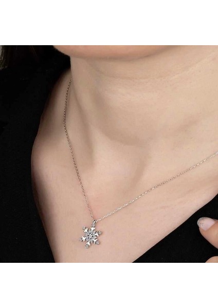 Swarovski Taşlı Gümüş Kartanesi Bayan Kolye fiyatları