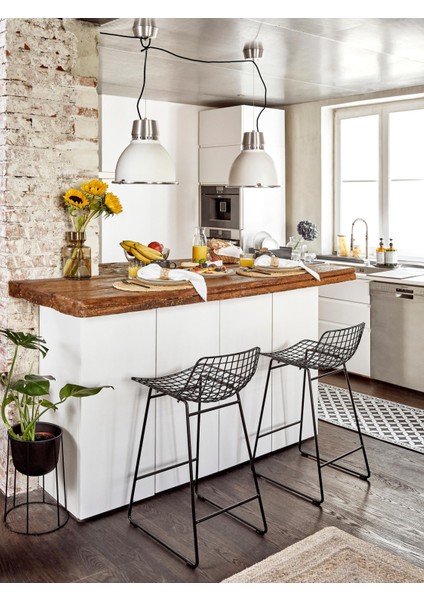 Wire Metal Bar Taburesi - Gümüş Rengi, Minimalist ve Çok Yönlü fiyatları