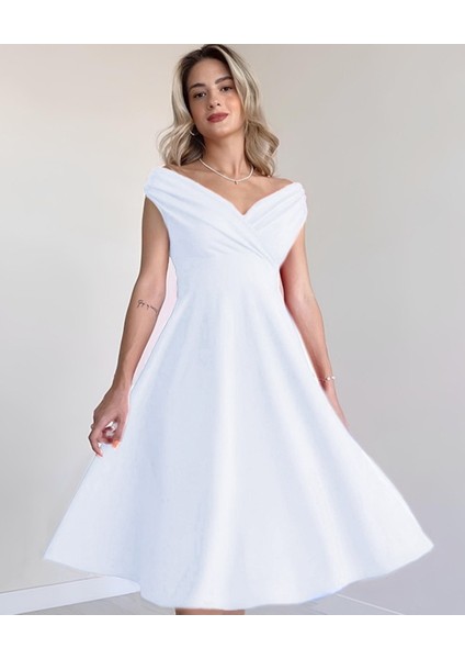 Kruvaze Yaka Midi Boy Beyaz Düşük Omuzlu Eteği Volanlı Kloş Çan Modeli Elbise Nişan Nikah Dış Çekim fiyatları