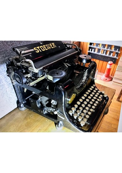 Stower Record 1930’LAR Alman Cam Tuş Daktilo - Sorunsuz Çalışır Durumda
