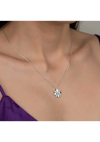 Swarovski Taşlı Gümüş Çiçek Bayan Kolye fiyatları