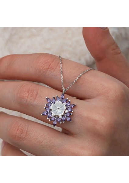 Gümüş Mor Lotus Desenli Çiçek Kadın Kolye indirimleri