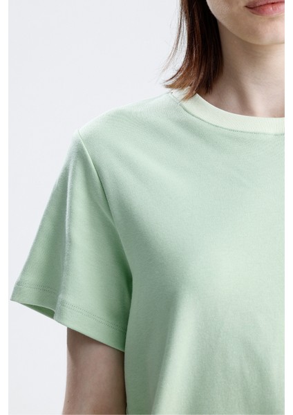 Yeşil Regular Fit Basic Kadın T-Shirt %100 Pamuk Yırtmaçlı Kısa Kol Bisiklet Yaka Düz Renk fiyatları