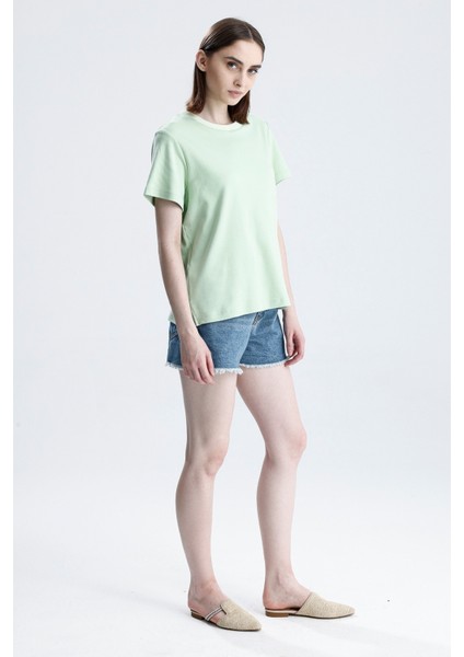 Yeşil Regular Fit Basic Kadın T-Shirt %100 Pamuk Yırtmaçlı Kısa Kol Bisiklet Yaka Düz Renk modelleri