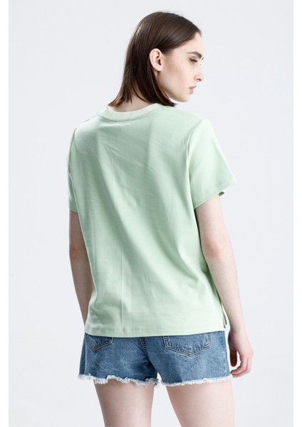 Yeşil Regular Fit Basic Kadın T-Shirt %100 Pamuk Yırtmaçlı Kısa Kol Bisiklet Yaka Düz Renk indirimleri