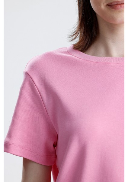 Pembe Regular Fit Basic Kadın T-Shirt %100 Pamuk Yırtmaçlı Kısa Kol Bisiklet Yaka Düz Renk fiyatları