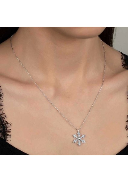 Swarovski Taşlı Gümüş Kartanesi Bayan Kolye fiyatları