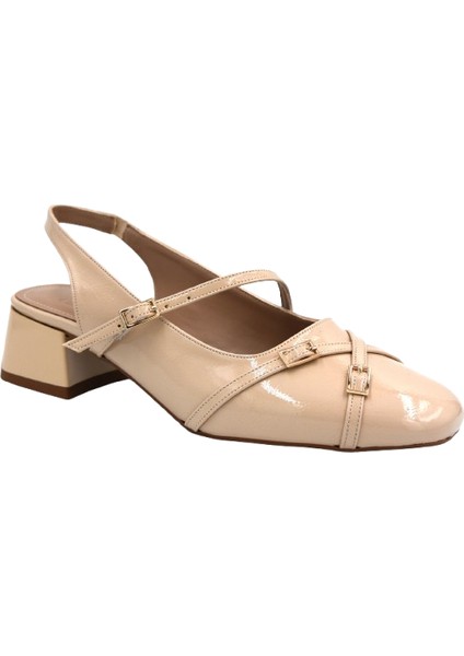 Mare Burnu Kapalı Alçak Topuklu Kadın Ayakkabı Ten