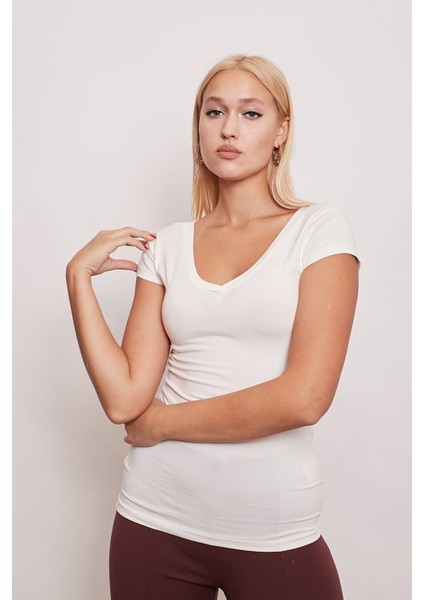 Ön-Arka V Kısa Kol Body -Krem indirimleri