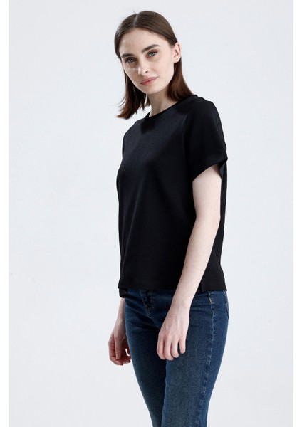 Siyah Regular Fit Basic Kadın T-Shirt %100 Pamuk Yırtmaçlı Kısa Kol Bisiklet Yaka Düz Renk indirimleri
