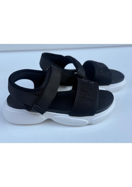 INT1223Y012 Kadın Siyah Sandalet fırsatları