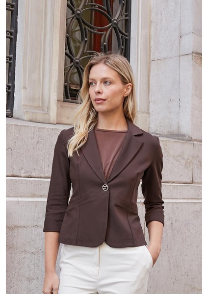 Süs Cepli Kapri Kol Düğmeli Blazer Mono Kısa Ceket-Kahve