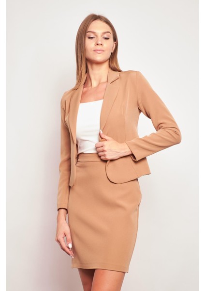 Yakalı Flato Cepli Uzun Kol Pamuklu Kumaş Kısa Blazer Ofis Ceket-Camel fırsatları