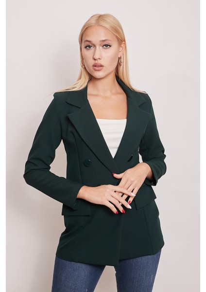 Kadın Düğme Detaylı Uzun Kol Şık Ofis Süs Cep Kapaklı Kumaş Blazer Ceket-Zümrüt modelleri