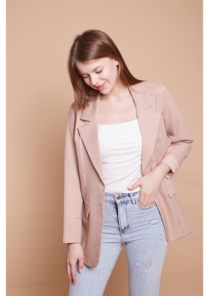 Yakalı Kolu Katlamalı Cep Kapaklı Salaş Boyfriend Oversize Hafif Likralı Kumaş Blazer Ceket -Bej fırsatları