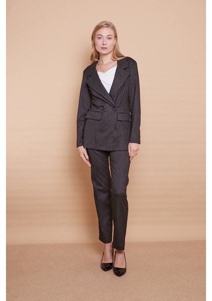 Rahat Kesim Yakalı Cep Kapaklı Kolları Düğmeli Pamuklu Kumaş Uzun Blazer Ceket-Antrasit