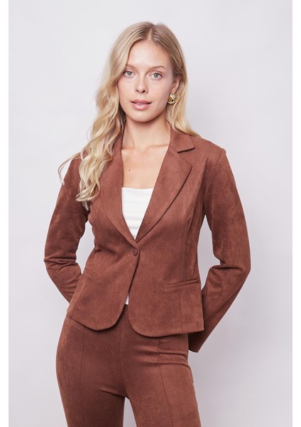 Kadın Kadife Likralı Yumuşak Dokulu Flato Cepli Uzun Kol Düğmeli Blazer Mono Ceket-Fındık Kabuğu fırsatları