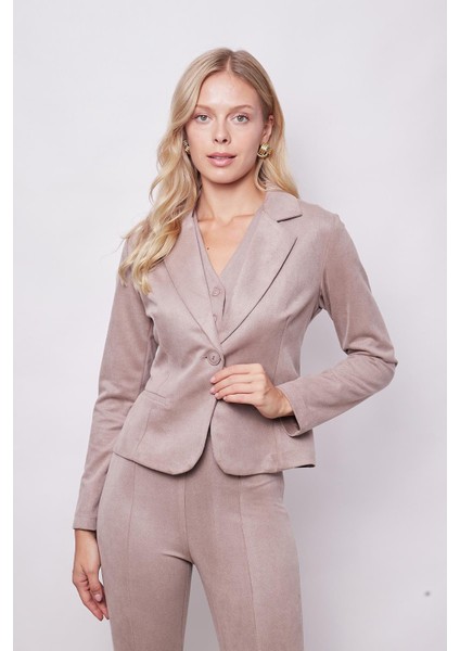 Kadın Kadife Likralı Yumuşak Dokulu Flato Cepli Uzun Kol Düğmeli Blazer Mono Ceket-Bej