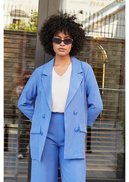 Kadın Ipeksi Dokulu Modal Kumaş Yakalı Cep Kapaklı Oversize Salaş Blazer Ceket-Indigo indirimleri