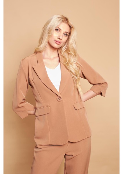 Yakalı Tek Düğmeli Kapri Kollu Kolu Yırtmaçlı Hafif Likralı Kumaş Blazer Ofis Ceket-Camel modelleri