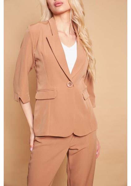 Yakalı Tek Düğmeli Kapri Kollu Kolu Yırtmaçlı Hafif Likralı Kumaş Blazer Ofis Ceket-Camel indirimleri