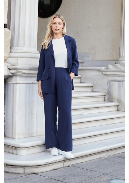 Kadın Ipeksi Dokulu Modal Kumaş Yakalı Cep Kapaklı Oversize Salaş Blazer Ceket-Lacivert fırsatları