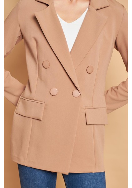 Kadın Düğme Detaylı Uzun Kol Şık Ofis Süs Cep Kapaklı Kumaş Blazer Ceket -Bej fırsatları