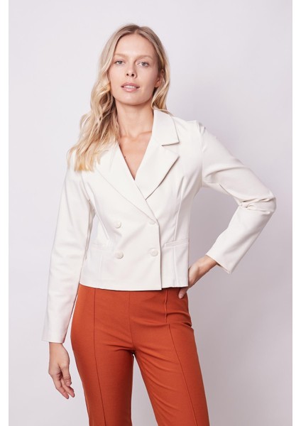 Kadın Yakalı Flato Cepli Uzun Kol Kruvaze Anvelop Hafif Likralı Kumaş Blazer Ceket-Krem modelleri