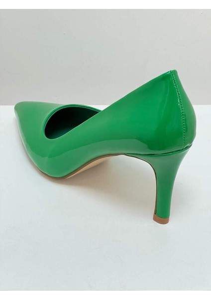 000001 Yeşil Rugan Kadın Stiletto Topuk 6-8 cm Arası