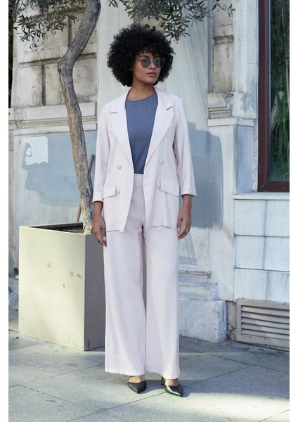 Kadın Ipeksi Dokulu Modal Kumaş Yakalı Cep Kapaklı Oversize Salaş Blazer Ceket-Pudra modelleri