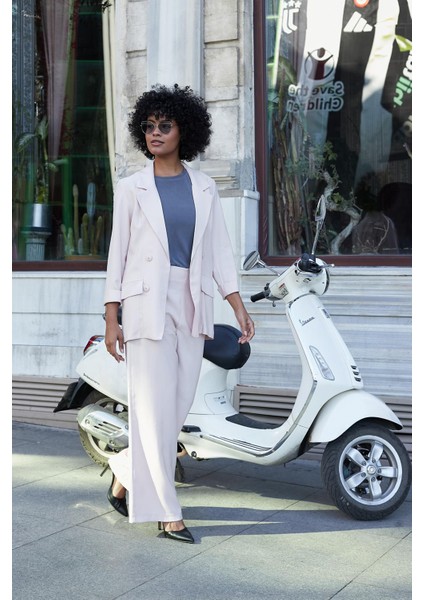 Kadın Ipeksi Dokulu Modal Kumaş Yakalı Cep Kapaklı Oversize Salaş Blazer Ceket-Pudra indirimleri