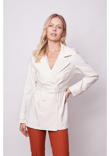 Kadın Kruvaze Anvelop Kemerli Hafif Likralı Kumaş Trençkot Ceket-Krem