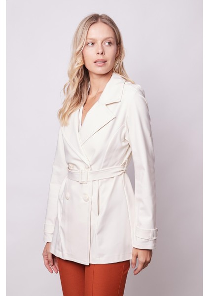 Kadın Kruvaze Anvelop Kemerli Hafif Likralı Kumaş Trençkot Ceket-Krem modelleri