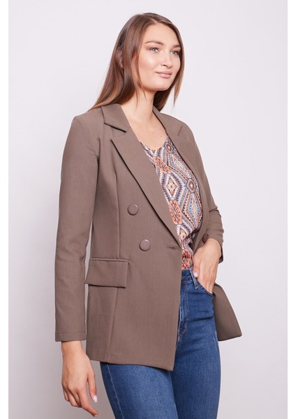 Kadın Düğme Detaylı Uzun Kol Şık Ofis Süs Cep Kapaklı Kumaş Blazer Ceket-Vizon indirimleri