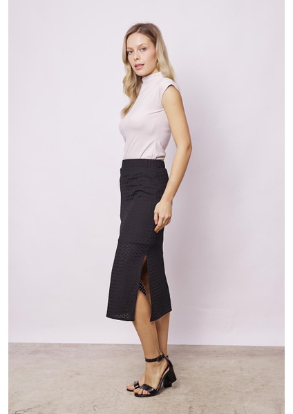 Kadın Delikli Likralı Kumaş Dantel Yüksek Bel Beli Lastikli Yırtmaçlı Midi Boy Iç Astarlı Kalem Etek-Siyah