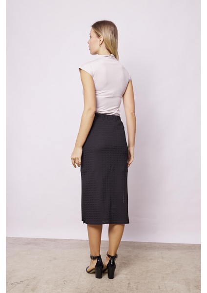 Kadın Delikli Likralı Kumaş Dantel Yüksek Bel Beli Lastikli Yırtmaçlı Midi Boy Iç Astarlı Kalem Etek-Siyah