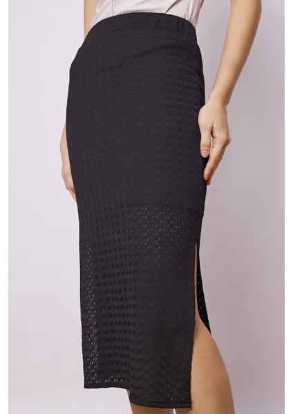 Kadın Delikli Likralı Kumaş Dantel Yüksek Bel Beli Lastikli Yırtmaçlı Midi Boy Iç Astarlı Kalem Etek-Siyah
